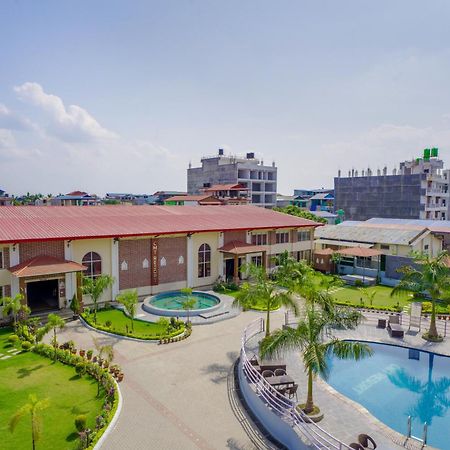 بهاراتبور Chitwan Mid Town Resort المظهر الخارجي الصورة